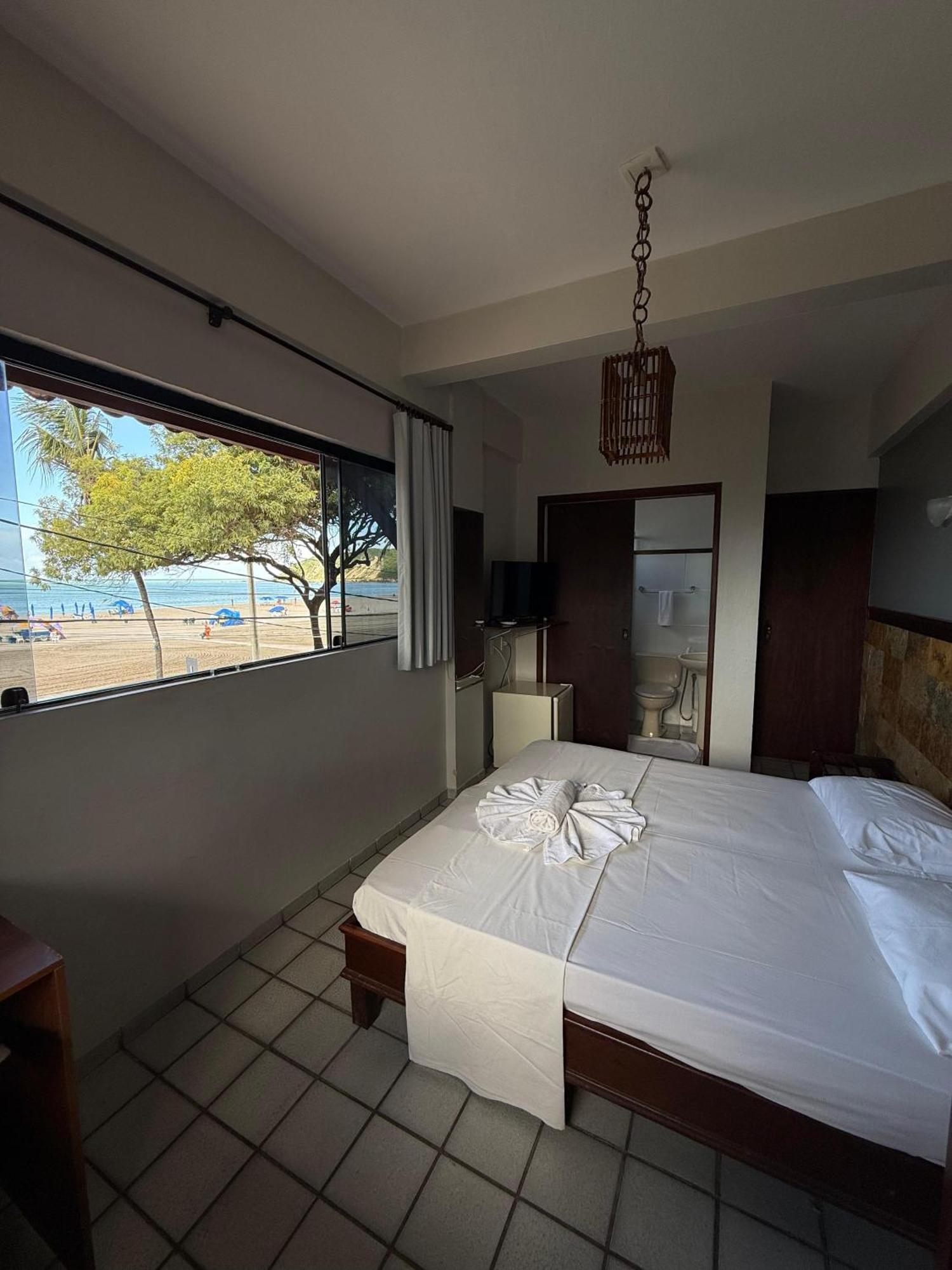 Quarto Standard com Cama de Casal ou 2 de Solteiro e Vista do Mar