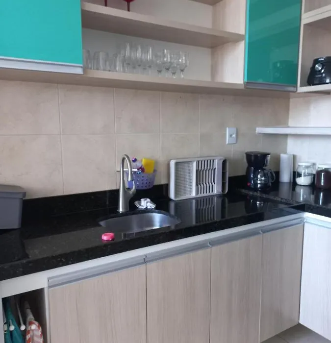 Um Lindo E Encantador Apartamento Com Patio!-1