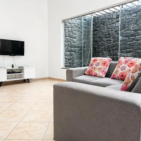 Conforto e Diversão em Ponta Neg, Casa com Piscina, Próxima à Praia e Comodidades Completa-3